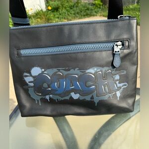 Coach Purse Carrier Zip Crossbody With Graffiti Signature Logo Brand Streetwear